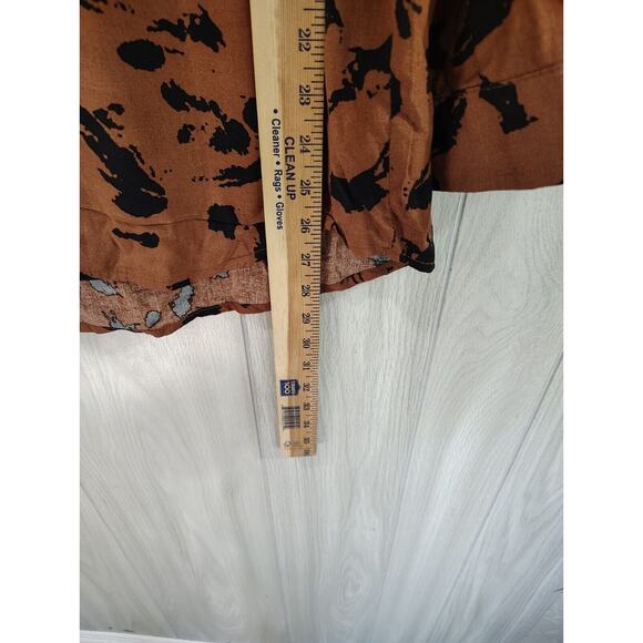 Milk & Honey Women's Rayon Button Up Roll Tab Sleeve Top Brown and Black Size XL - Picture 6 of 7